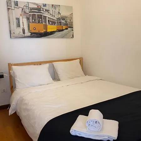 Alfama Sao Crispim Lisbona