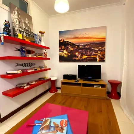 Alfama Sao Crispim Lisbona